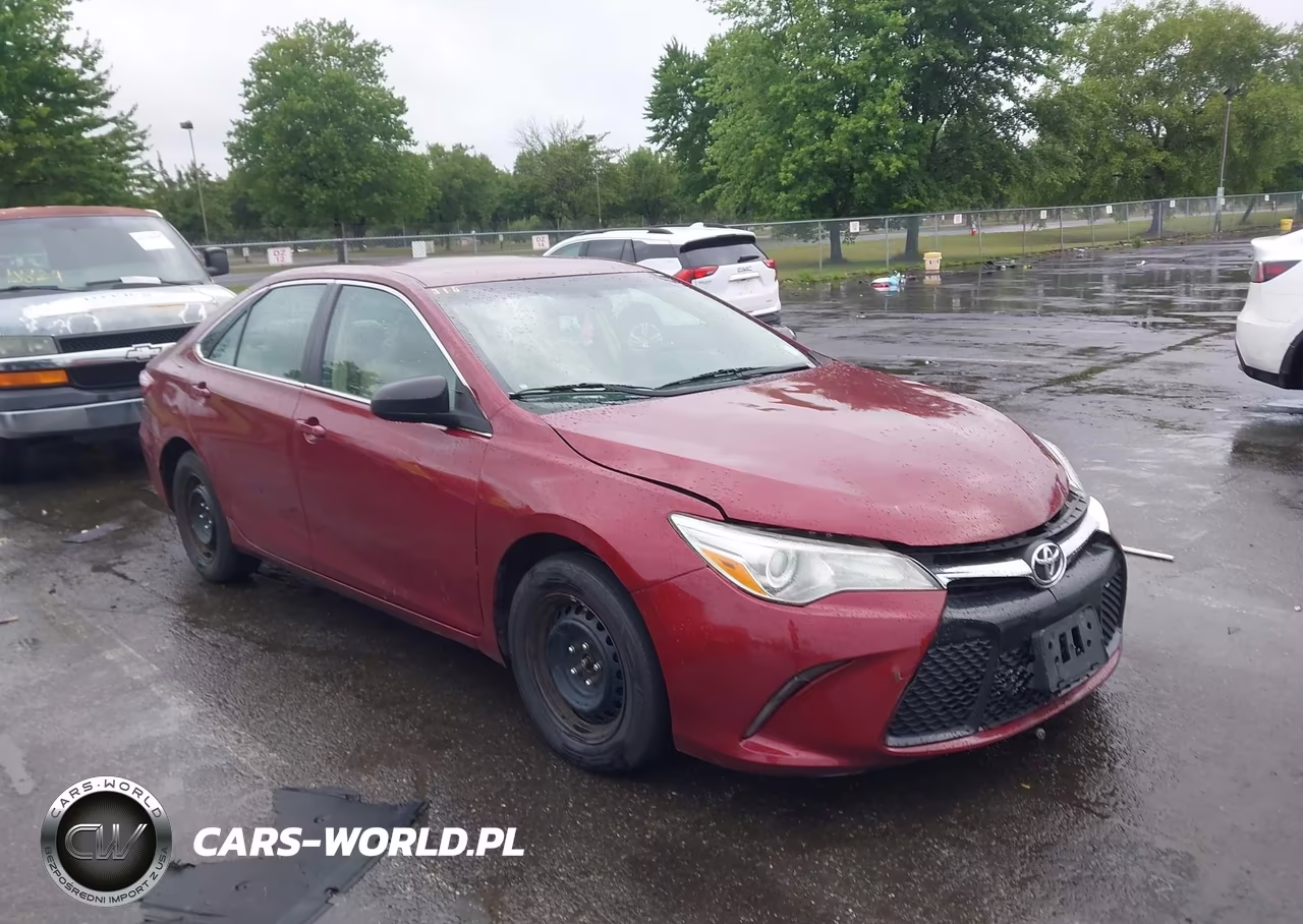2016 Toyota Camry Le – zdjęcie 1 z 18