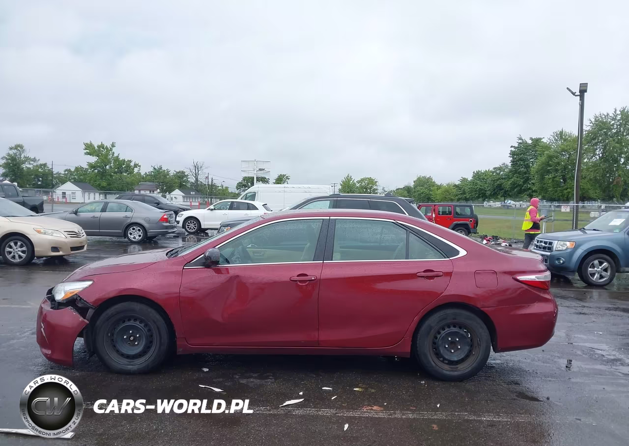 2016 Toyota Camry Le VIN:4T1BF1FK7GU538599 - 14