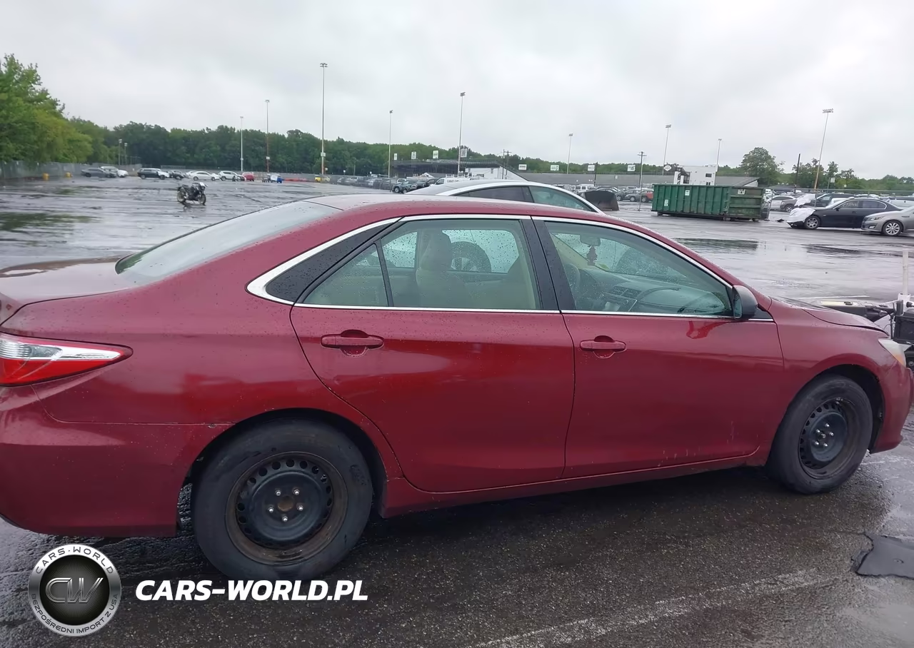 2016 Toyota Camry Le VIN:4T1BF1FK7GU538599 - 17