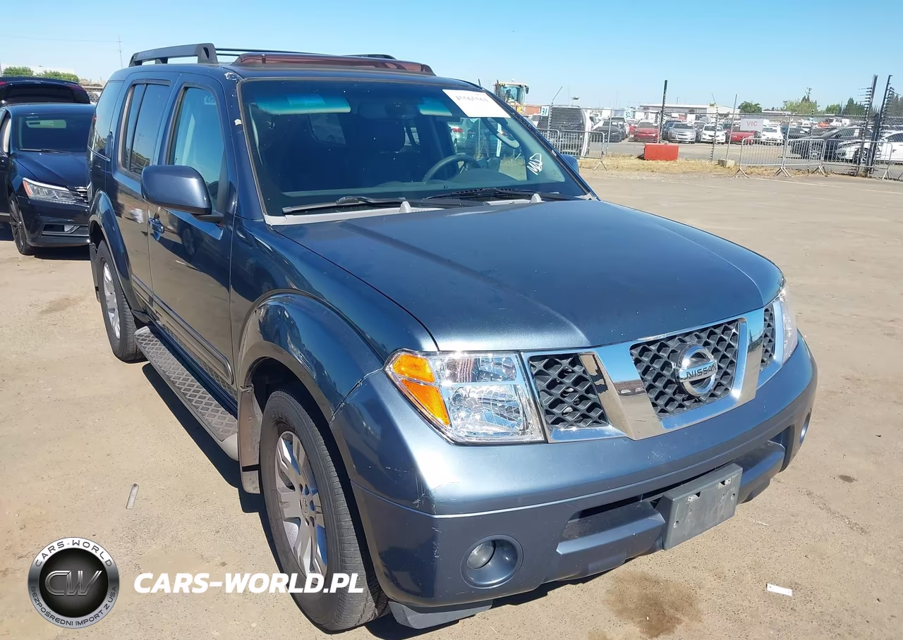 2005 Nissan Pathfinder Le