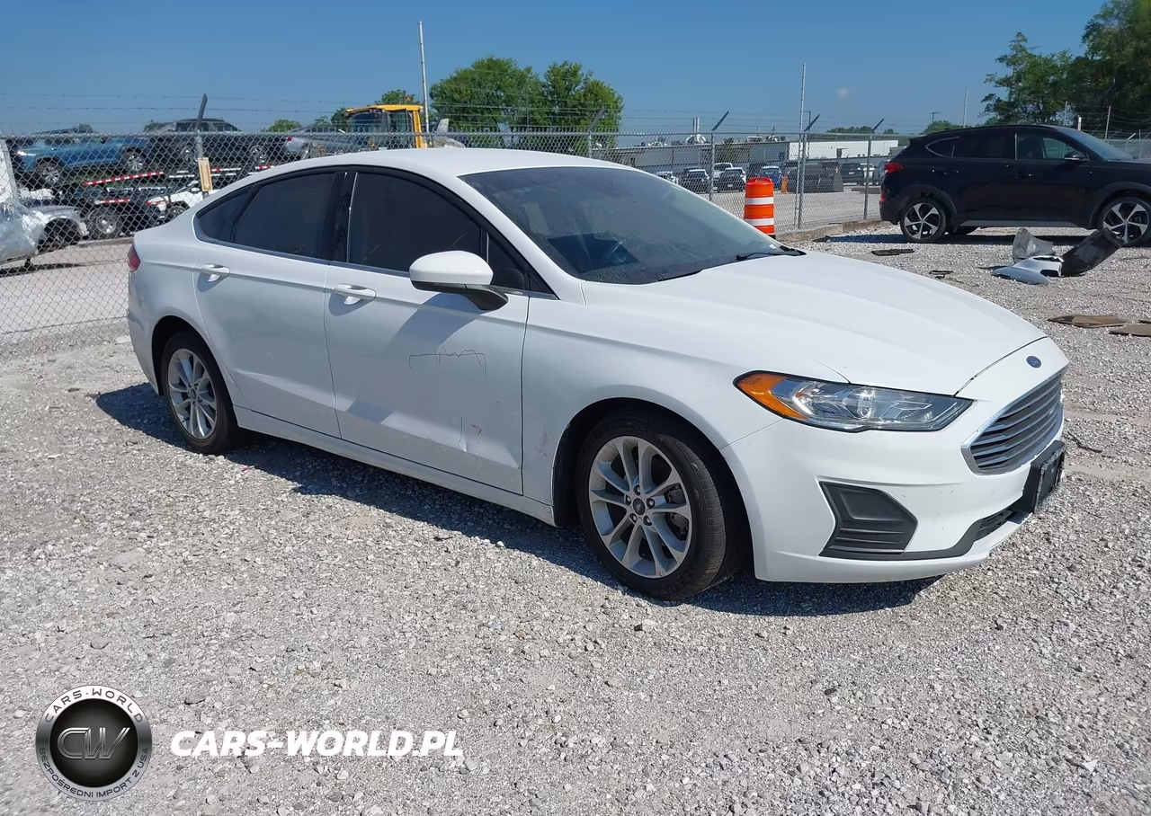 2019 Ford Fusion Hybrid Se – zdjęcie 1 z 17