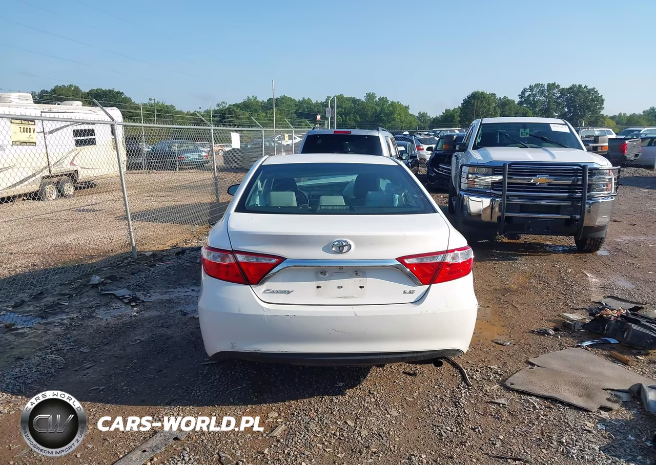 2016 Toyota Camry Le VIN:4T1BF1FK4GU157454 - 16