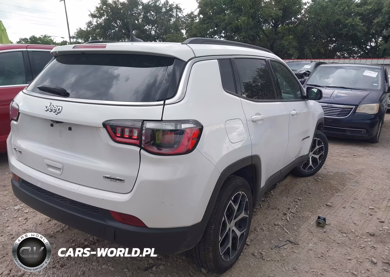 2024 Jeep Compass Latitude 4X4 VIN:3C4NJDBN5RT605750 - 4