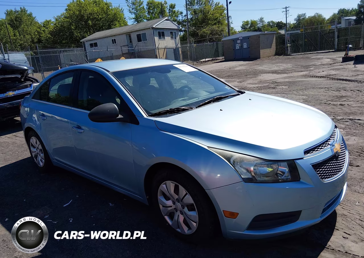 2012 Chevrolet Cruze Ls – zdjęcie 1 z 11