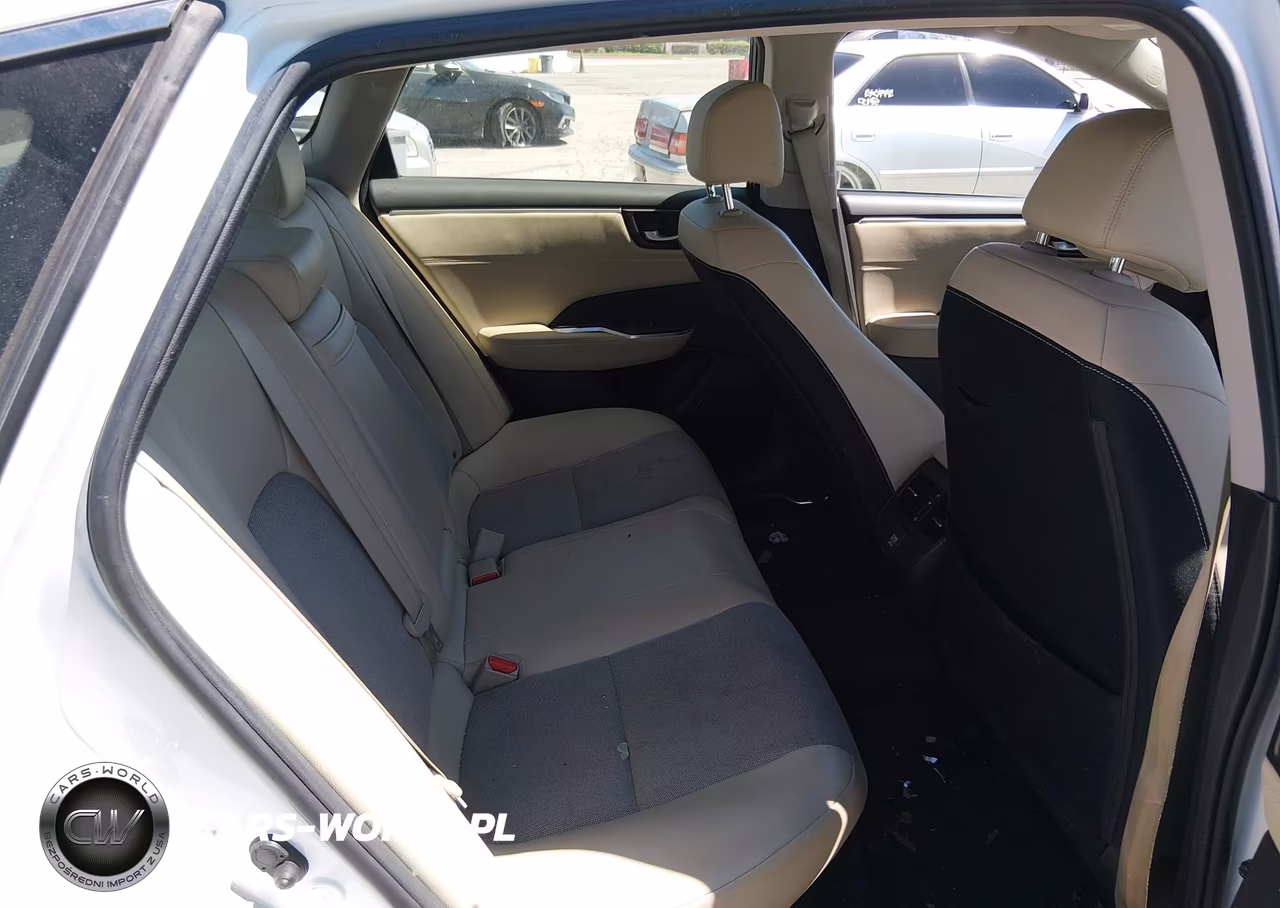 2018 Honda Clarity Plug-In Hybrid VIN:JHMZC5F11JC022406 - 8