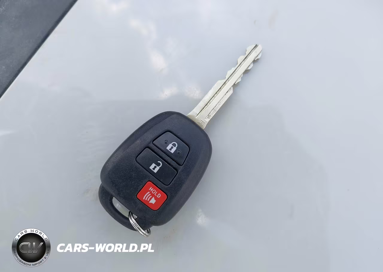 2023 Toyota Corolla Cross L VIN:7MUAAABG7PV055205 - 11