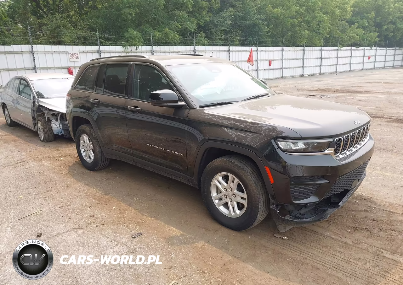 2023 Jeep Grand Cherokee Laredo 4X4