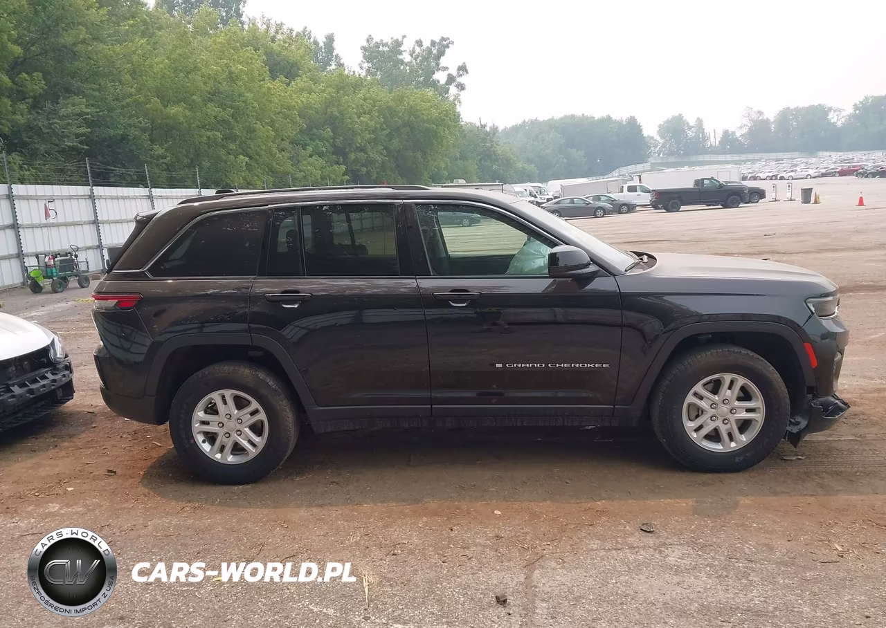 2023 Jeep Grand Cherokee Laredo 4X4 VIN:1C4RJHAG1PC549181 - 13