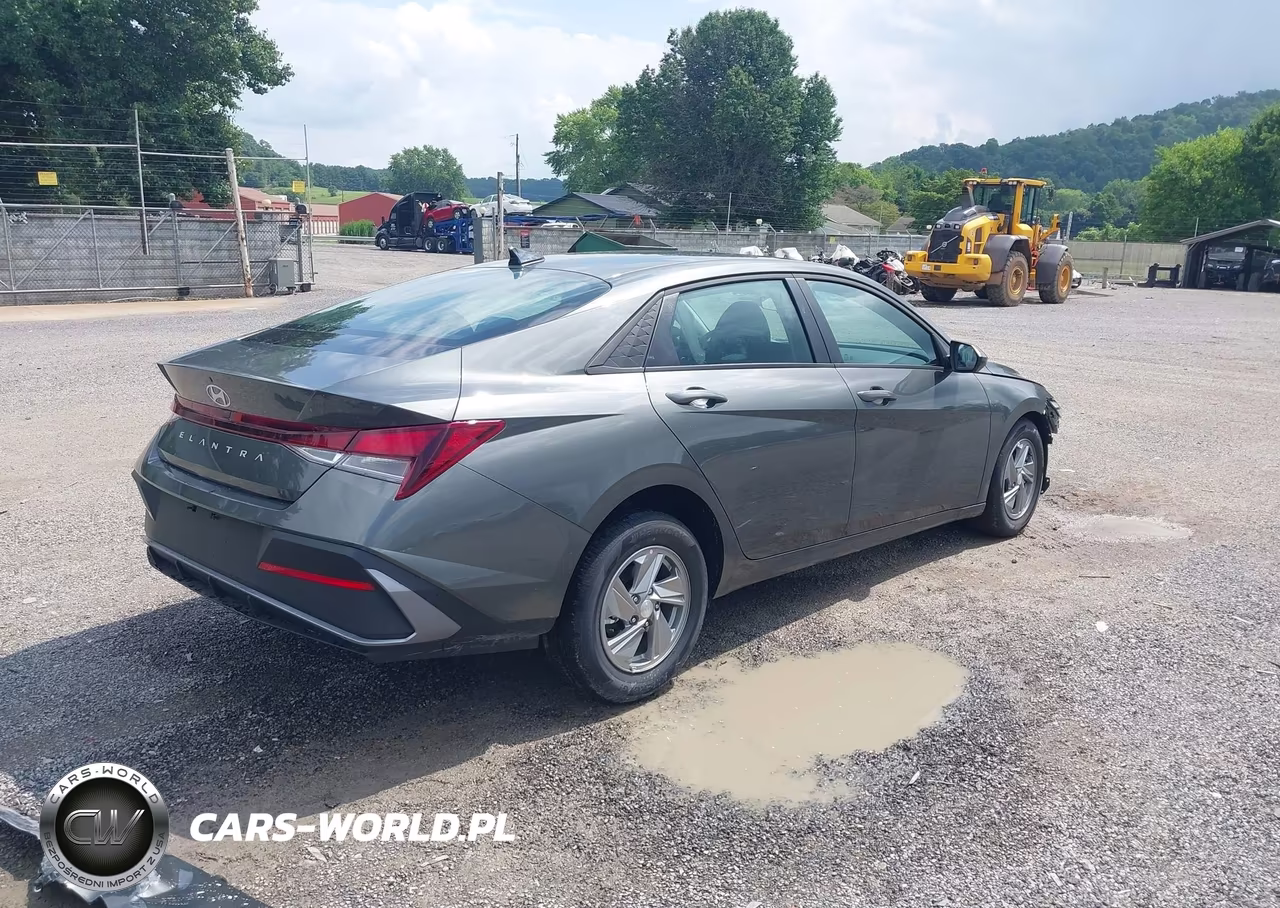 2026 Hyundai Elantra Se VIN:KMHLL4DG9TU199898 - 4