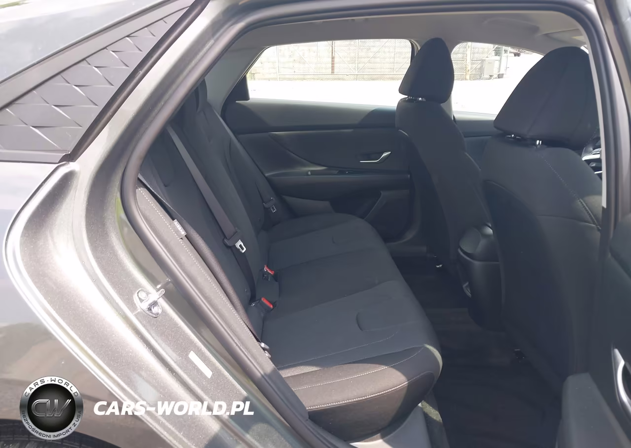 2026 Hyundai Elantra Se VIN:KMHLL4DG9TU199898 - 8