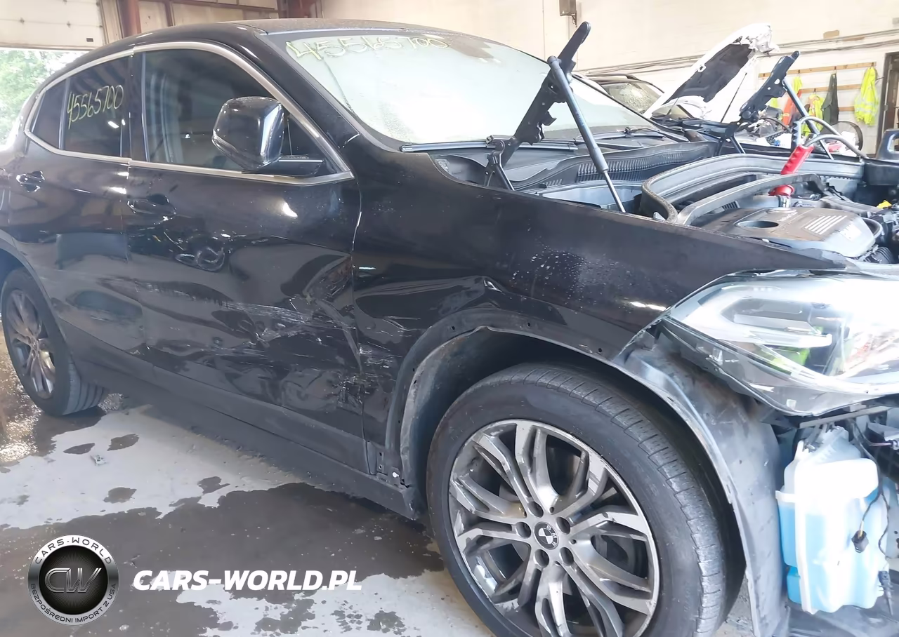 2018 BMW X2 xDrive28I VIN:WBXYJ5C38JEF71426 - 18