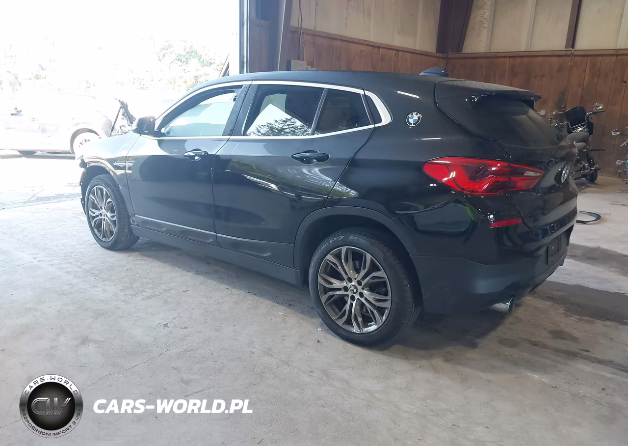 2018 BMW X2 xDrive28I VIN:WBXYJ5C38JEF71426 - 3