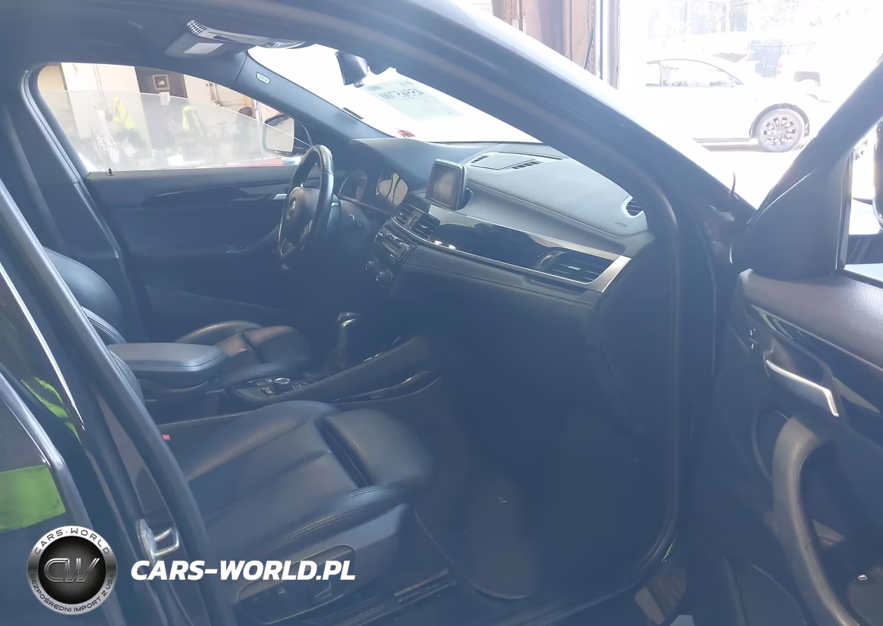 2018 BMW X2 xDrive28I VIN:WBXYJ5C38JEF71426 - 5