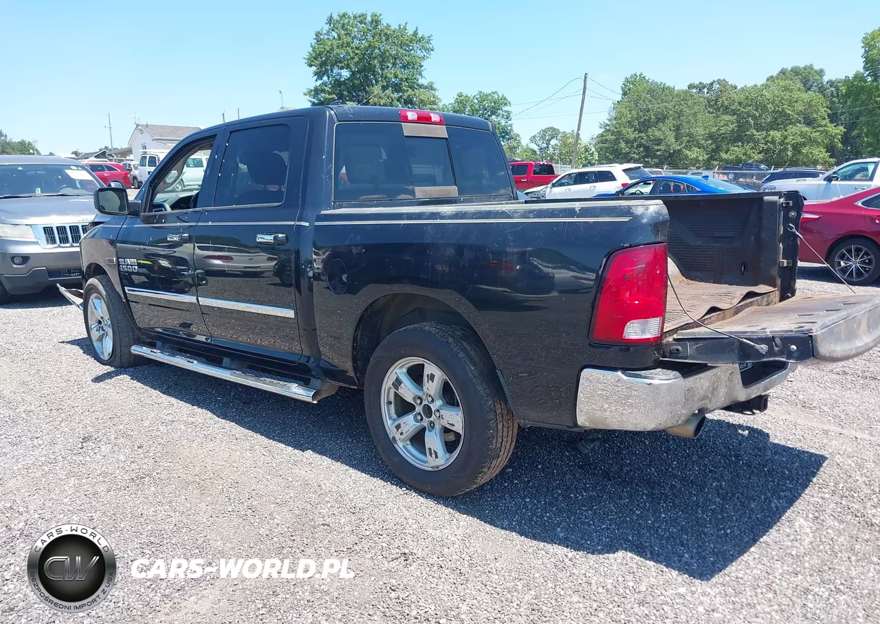 2015 Ram 1500 Big Horn VIN:1C6RR6LMXFS640347 - 3