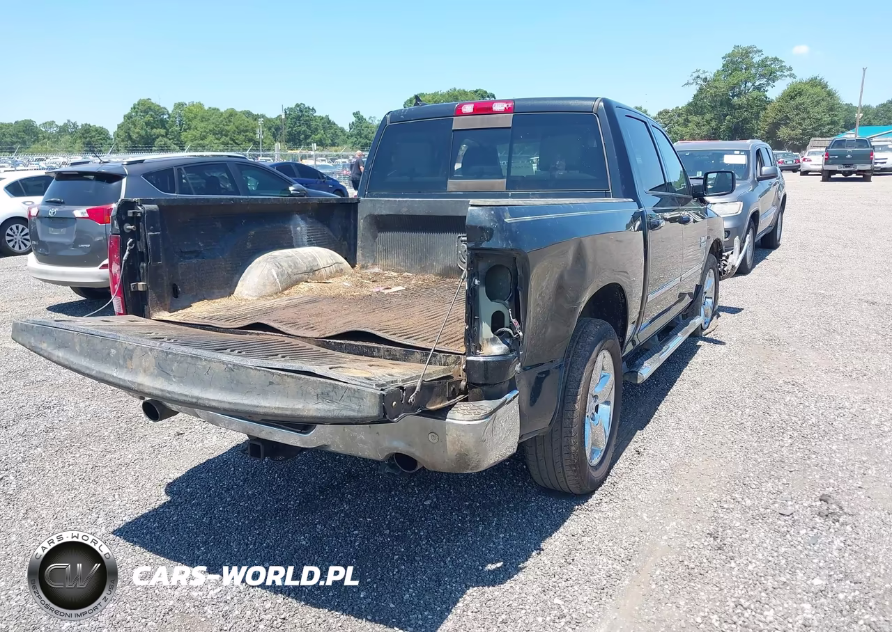 2015 Ram 1500 Big Horn VIN:1C6RR6LMXFS640347 - 4