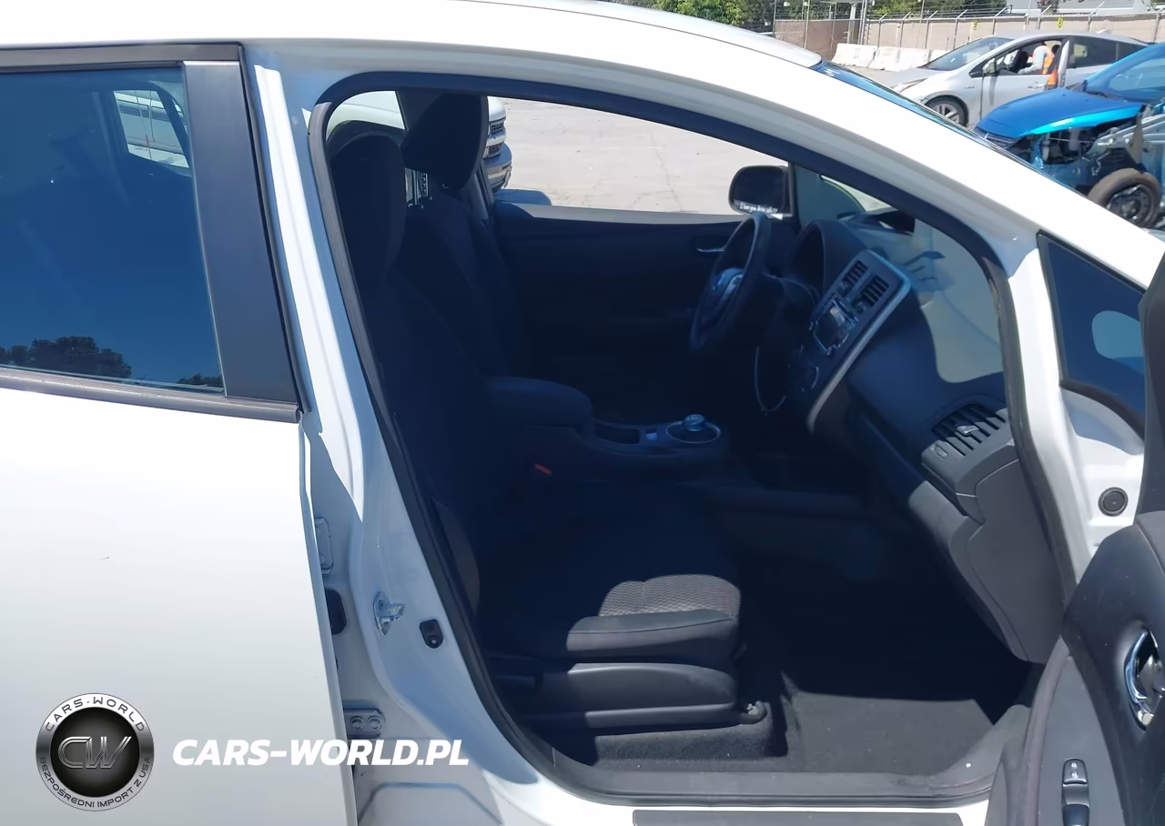 2017 Nissan Leaf S VIN:1N4BZ0CP9HC303236 - 5
