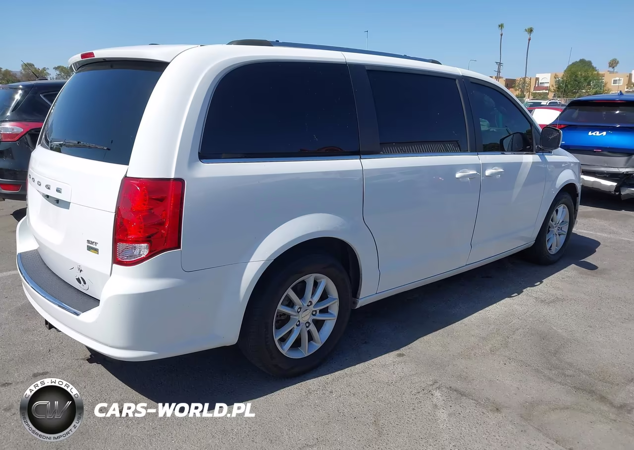 2019 Dodge Grand Caravan Sxt VIN:2C4RDGCG1KR758919 - 4