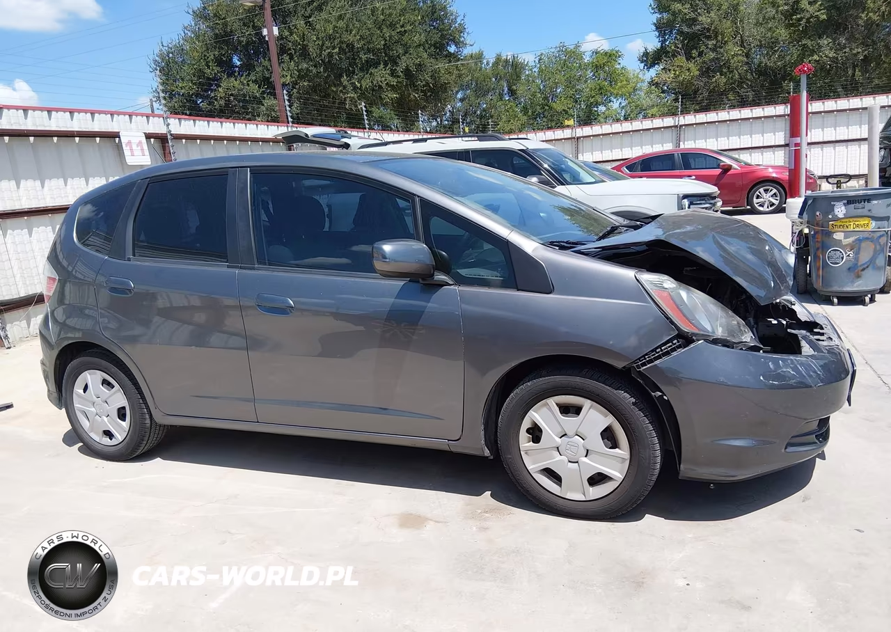 2013 Honda Fit VIN:JHMGE8H38DC056123 - 14
