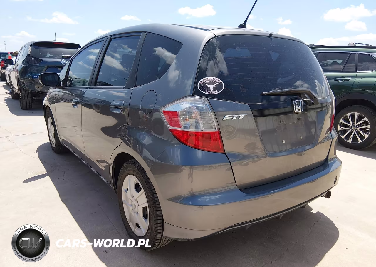 2013 Honda Fit VIN:JHMGE8H38DC056123 - 3