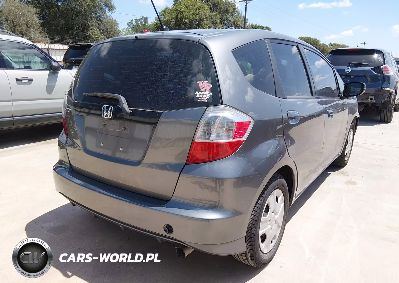 2013 Honda Fit VIN:JHMGE8H38DC056123 - 4