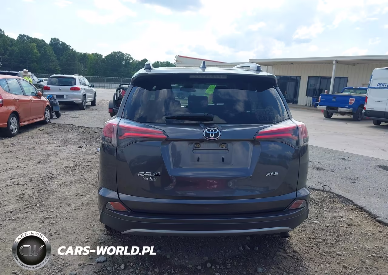 2018 Toyota Rav4 Xle VIN:JTMWFREV3JJ748268 - 16