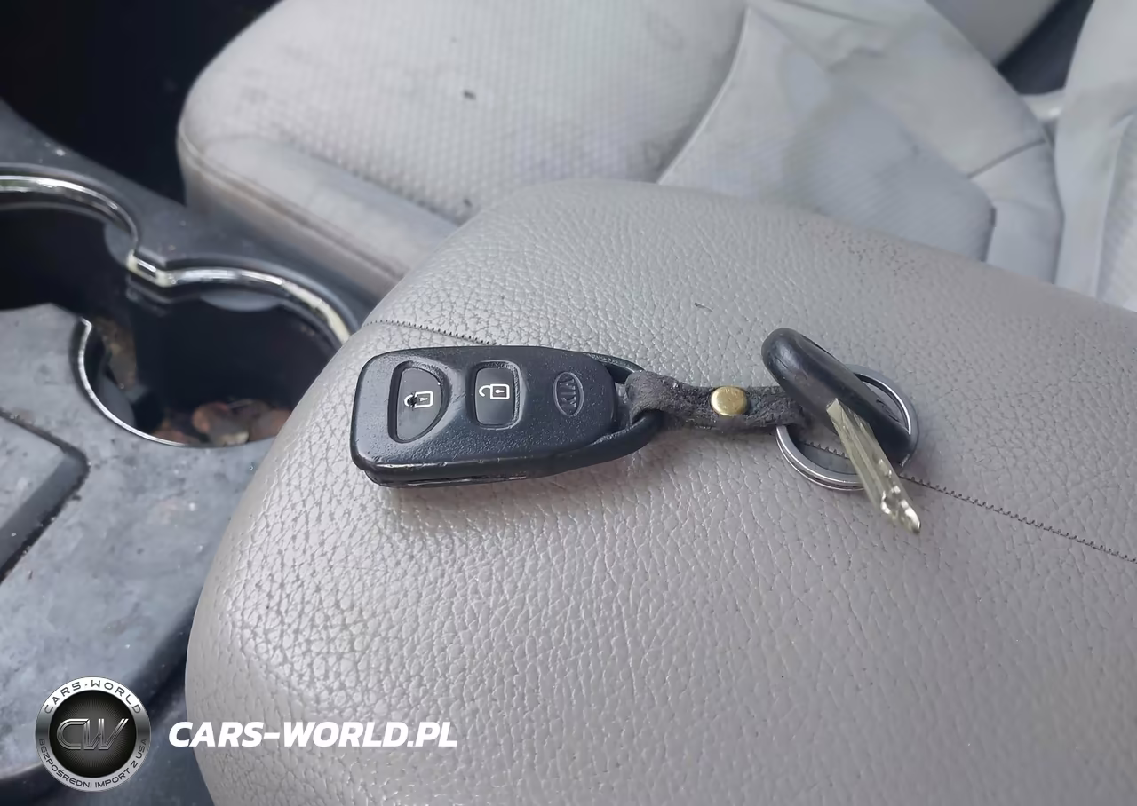 2011 Kia Sorento Lx V6 VIN:5XYKTDA2XBG148774 - 11