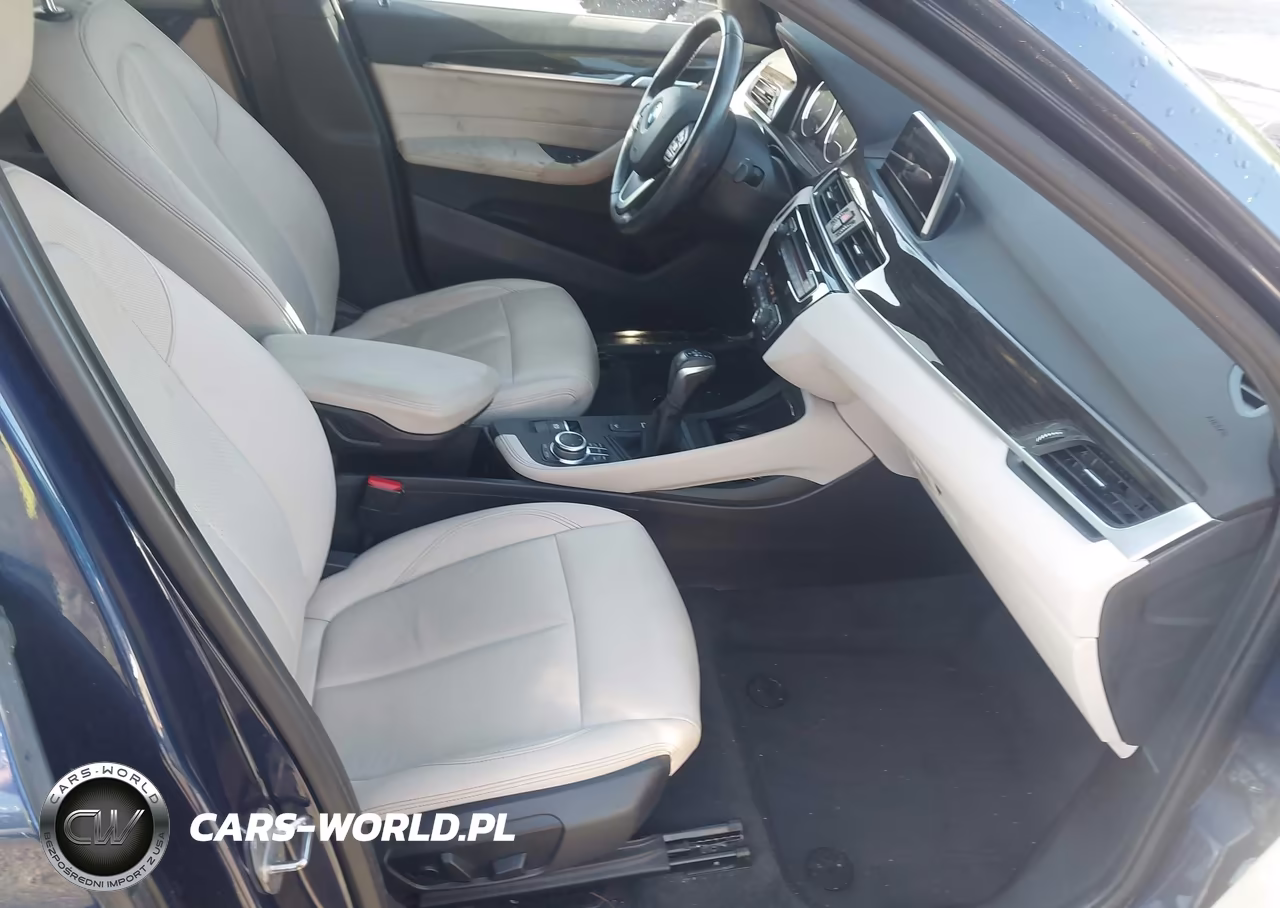 2018 BMW X1 xDrive28I VIN:WBXHT3C38J3H30584 - 5