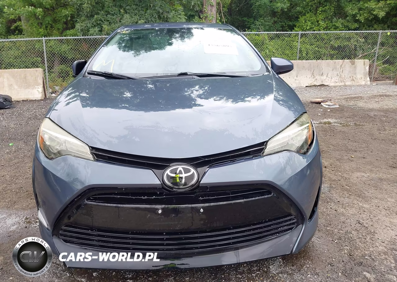 2018 Toyota Corolla Le VIN:2T1BURHE1JC087335 - 11