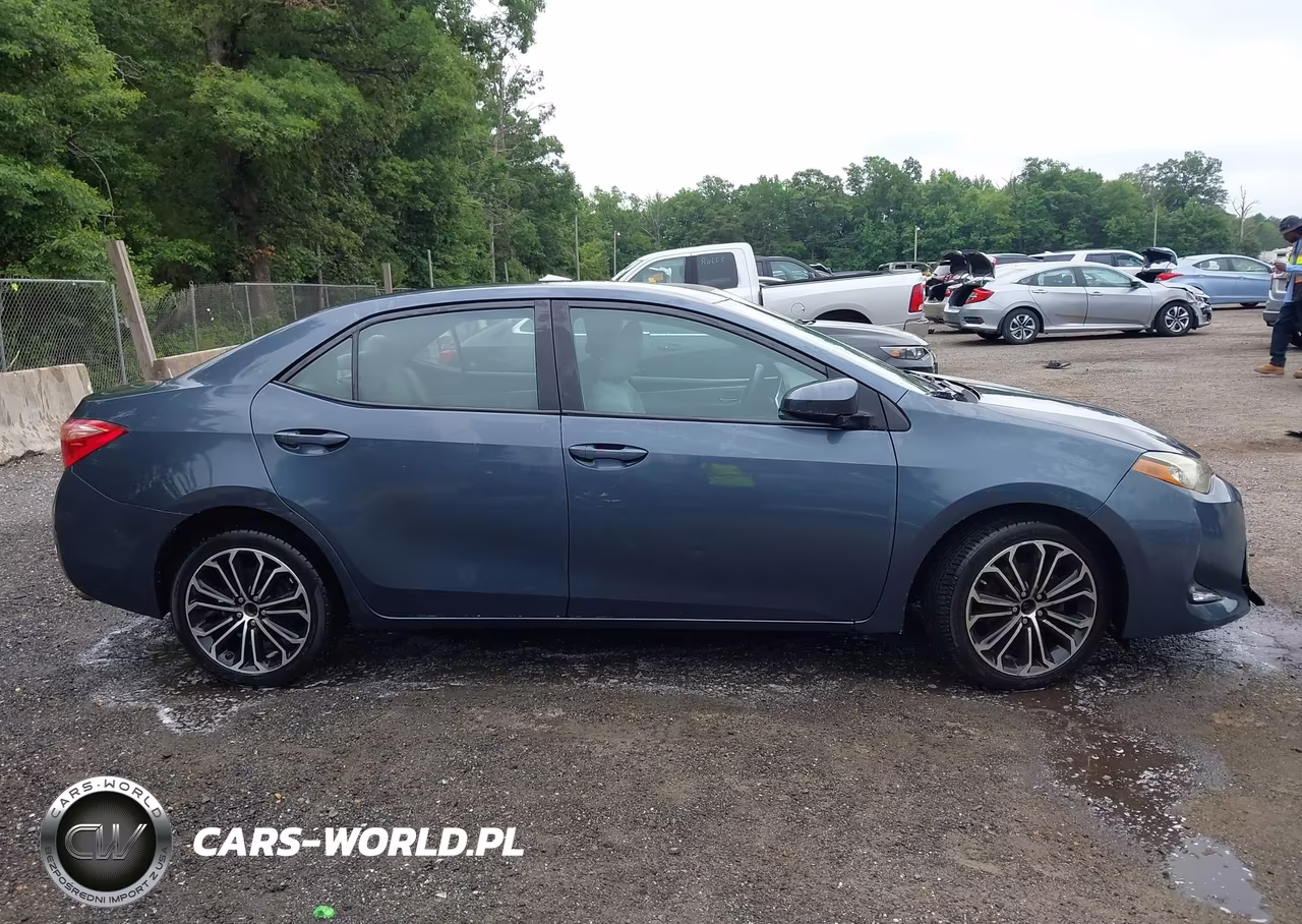 2018 Toyota Corolla Le VIN:2T1BURHE1JC087335 - 12