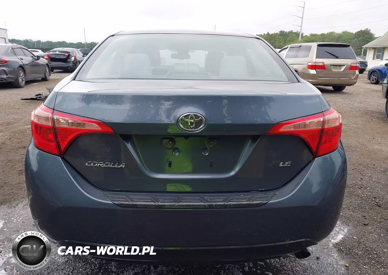 2018 Toyota Corolla Le VIN:2T1BURHE1JC087335 - 15