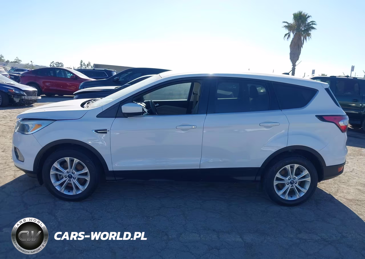 2017 Ford Escape Se VIN:1FMCU9GDXHUD45471 - 14