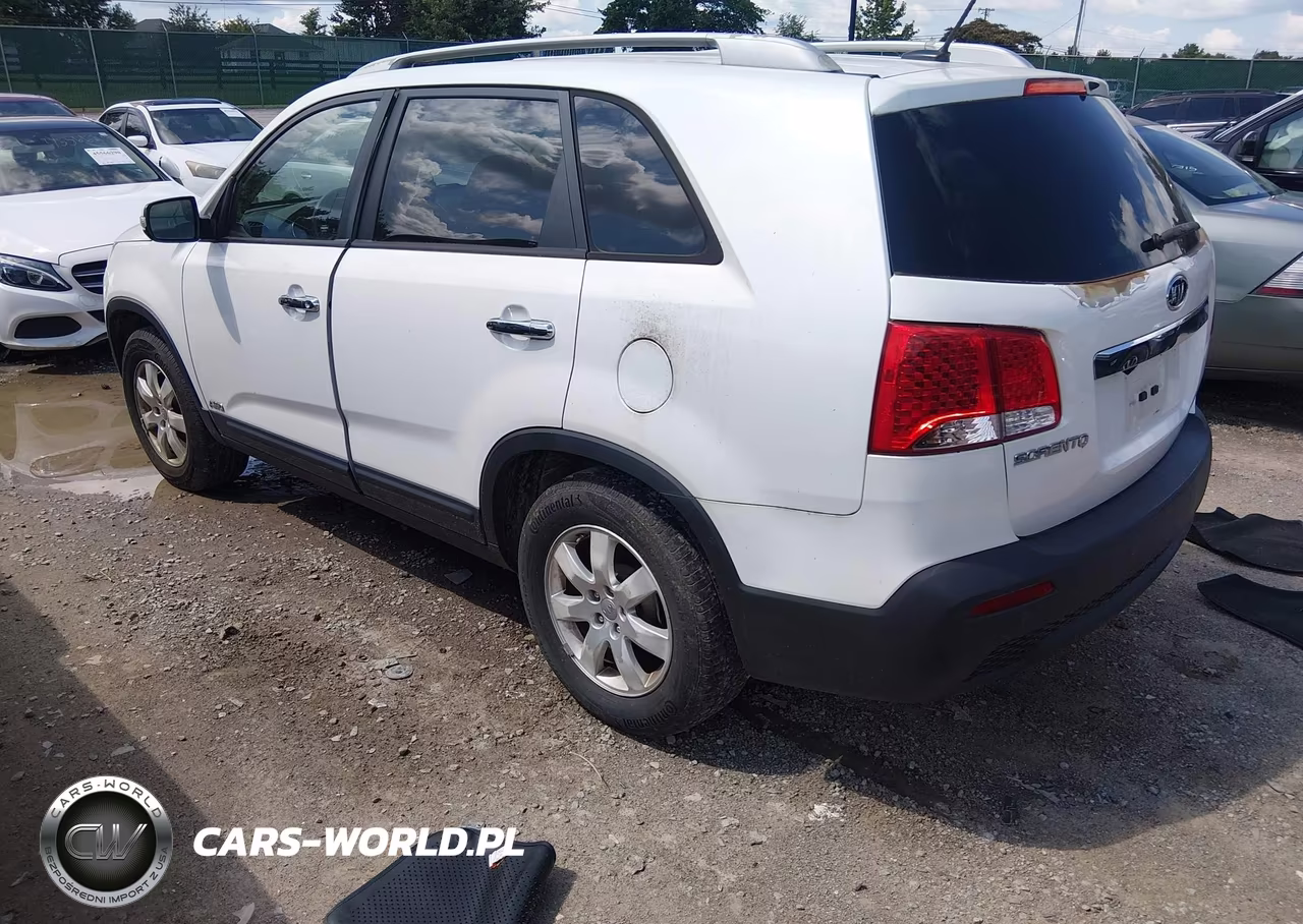 2012 Kia Sorento Lx VIN:5XYKTCA65CG272997 - 3