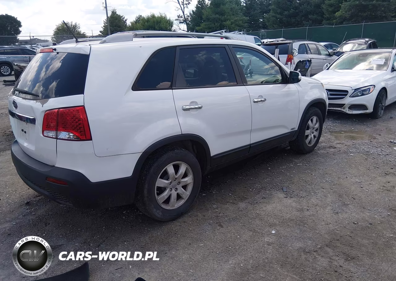 2012 Kia Sorento Lx VIN:5XYKTCA65CG272997 - 4