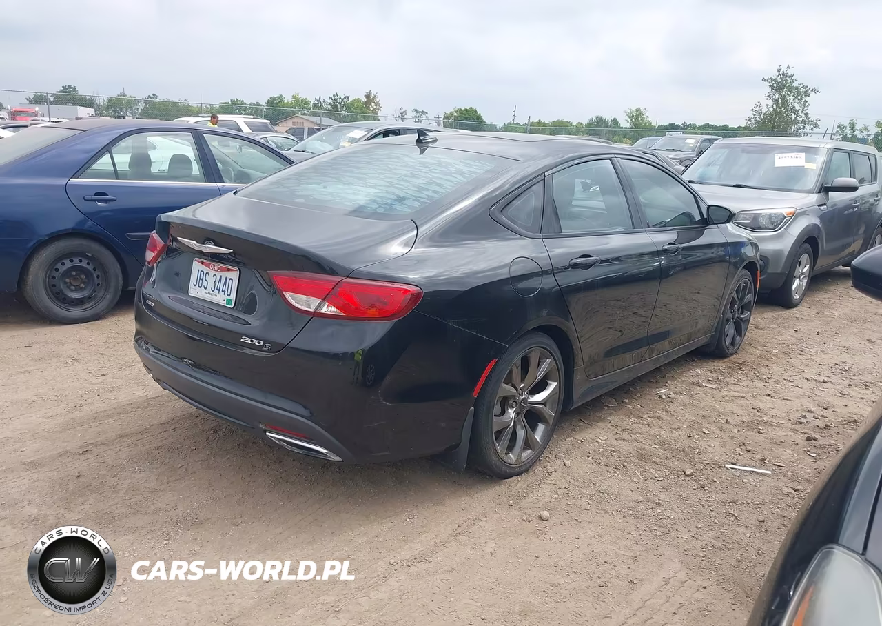 2015 Chrysler 200 S VIN:1C3CCCDG5FN589513 - 4