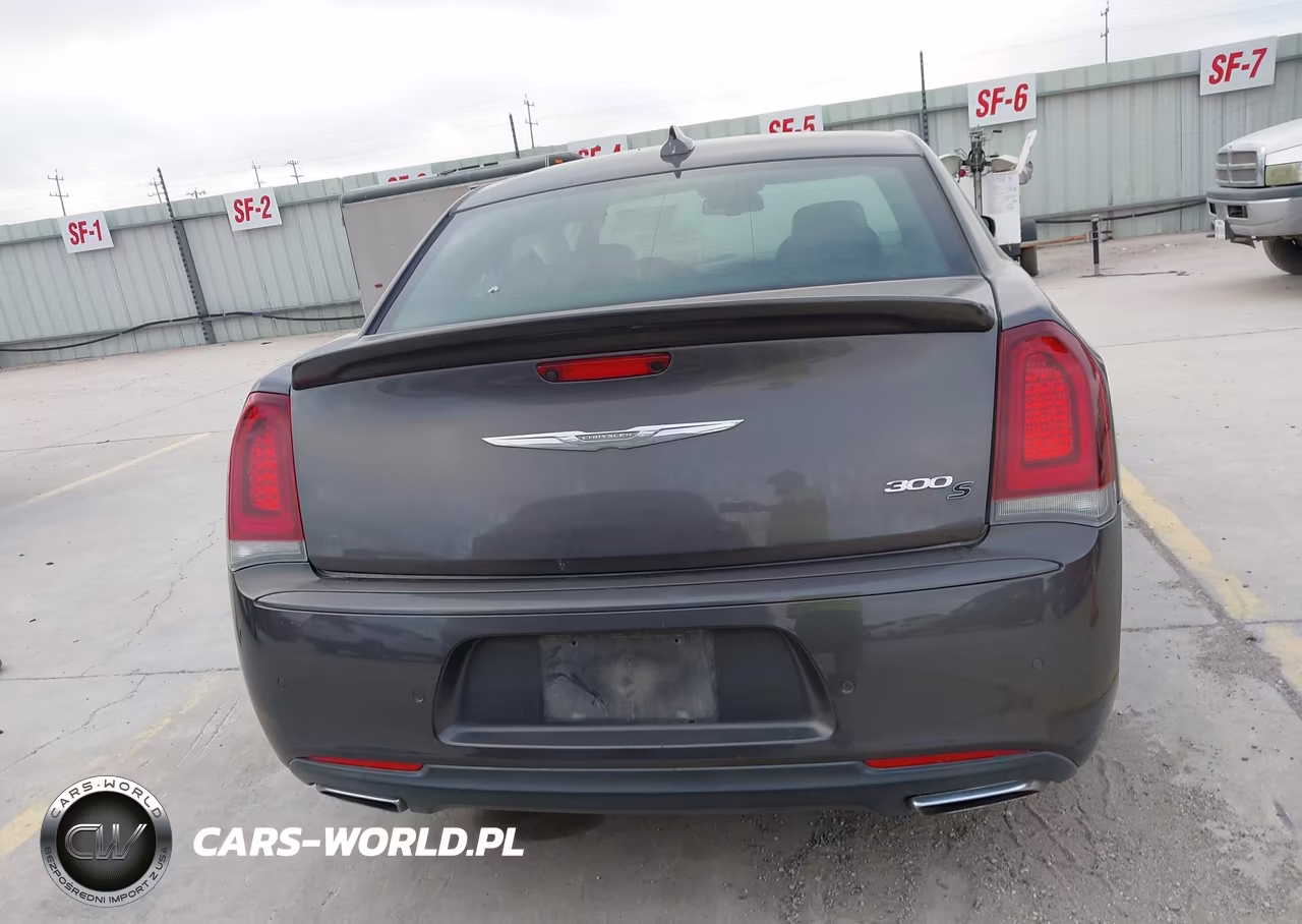 2018 Chrysler 300 300S VIN:2C3CCABG6JH240286 - 16