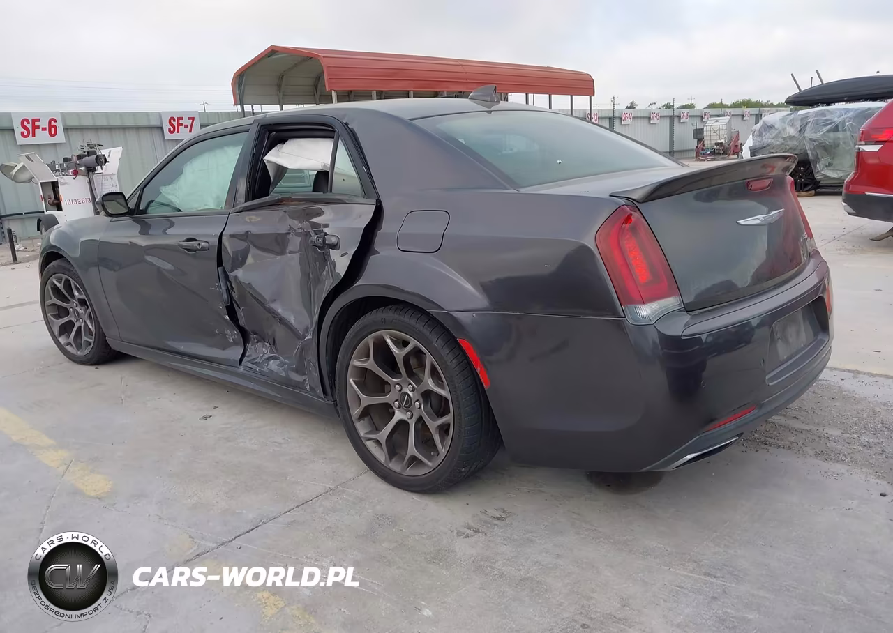 2018 Chrysler 300 300S VIN:2C3CCABG6JH240286 - 3