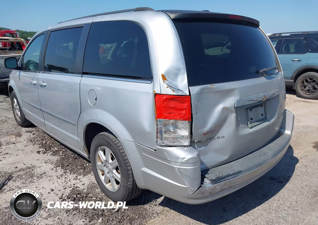 2010 Chrysler Town & Country Touring VIN:2A4RR5D13AR373354 - 3