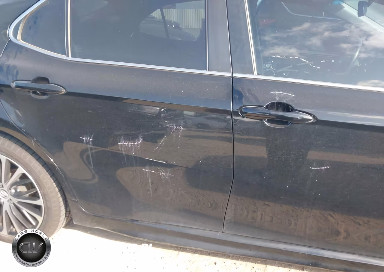 2018 Toyota Camry Se VIN:4T1B11HK7JU141168 - 19