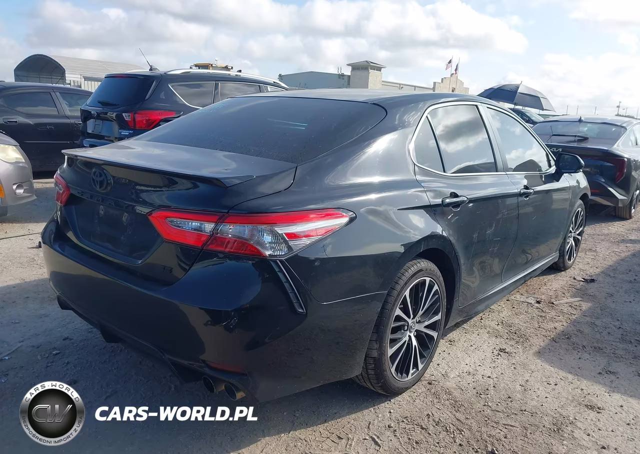 2018 Toyota Camry Se VIN:4T1B11HK7JU141168 - 4