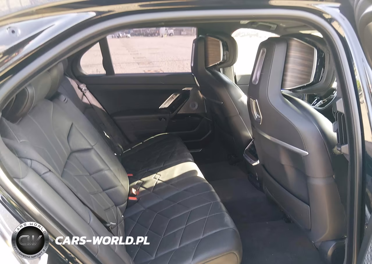 2023 BMW I7 xDrive60 VIN:WBY53EJ05PCL63717 - 8