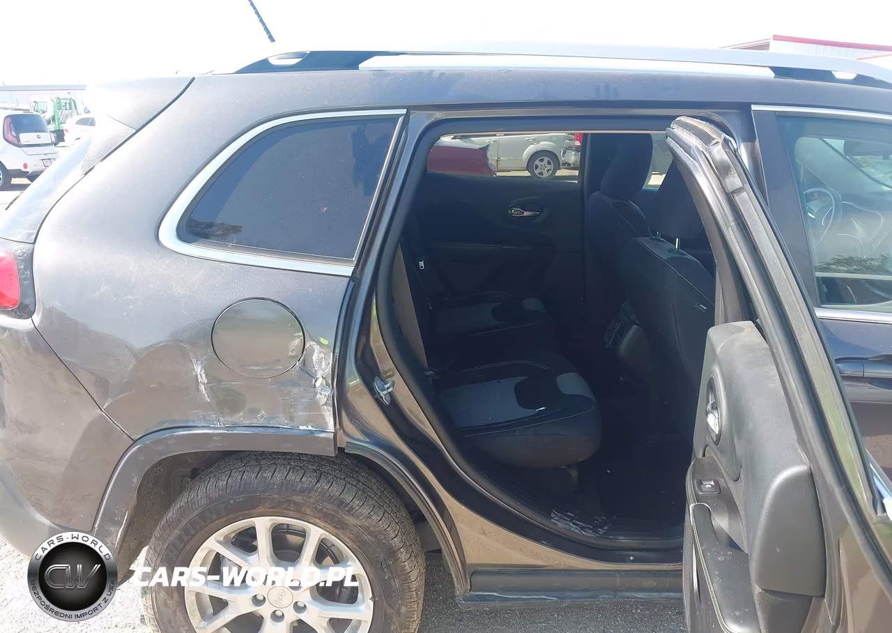 2014 Jeep Cherokee Latitude VIN:1C4PJLCB6EW157756 - 8