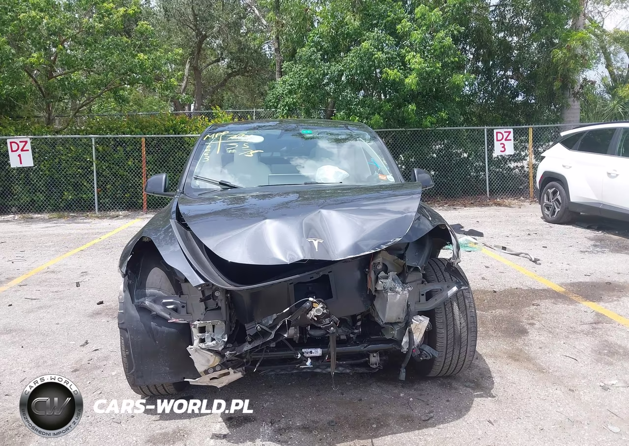 2024 Tesla Model Y Long Range Single Motor Rear-Wheel Drive-Rwd VIN:7SAYGDED1RF016663 - 6