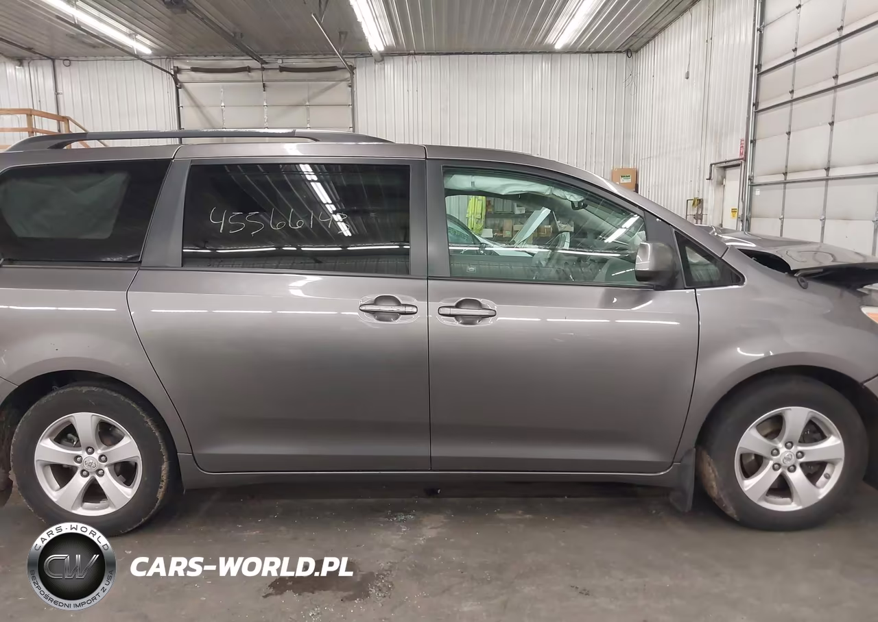 2011 Toyota Sienna Le V6 VIN:5TDKK3DC3BS116169 - 13