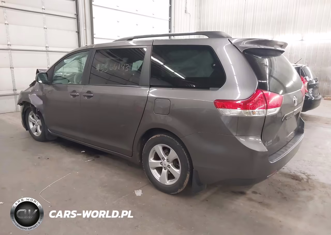 2011 Toyota Sienna Le V6 VIN:5TDKK3DC3BS116169 - 3