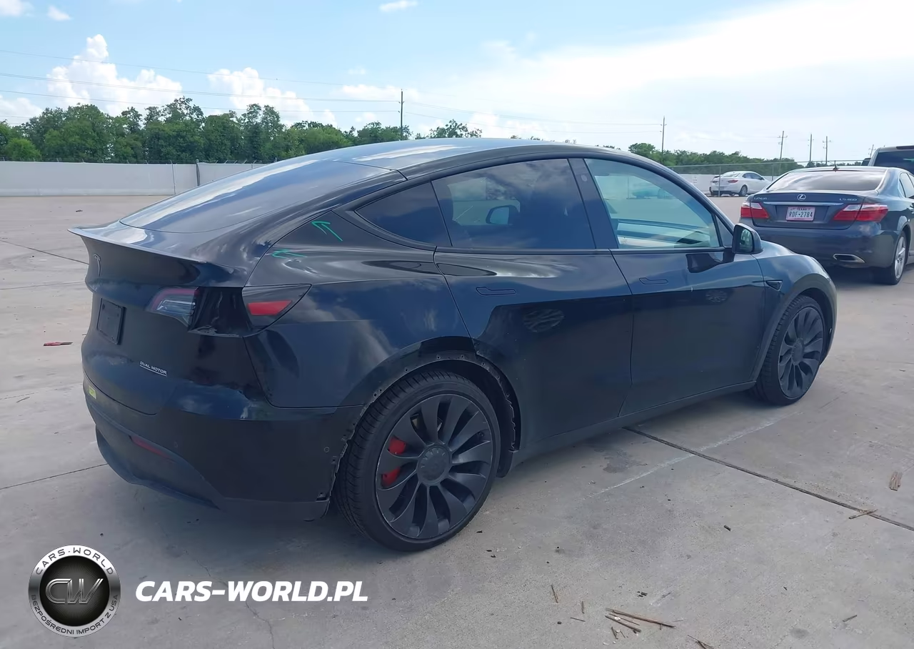 2022 Tesla Model Y Performance Dual Motor All-Wheel Drive VIN:7SAYGDEF3NF353542 - 4