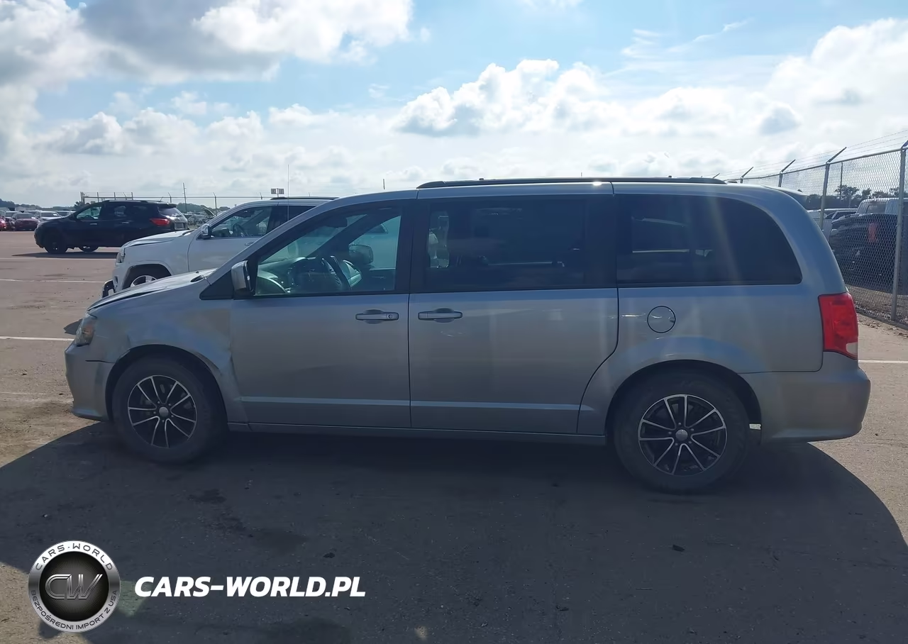 2018 Dodge Grand Caravan Gt VIN:2C4RDGEG3JR147575 - 14