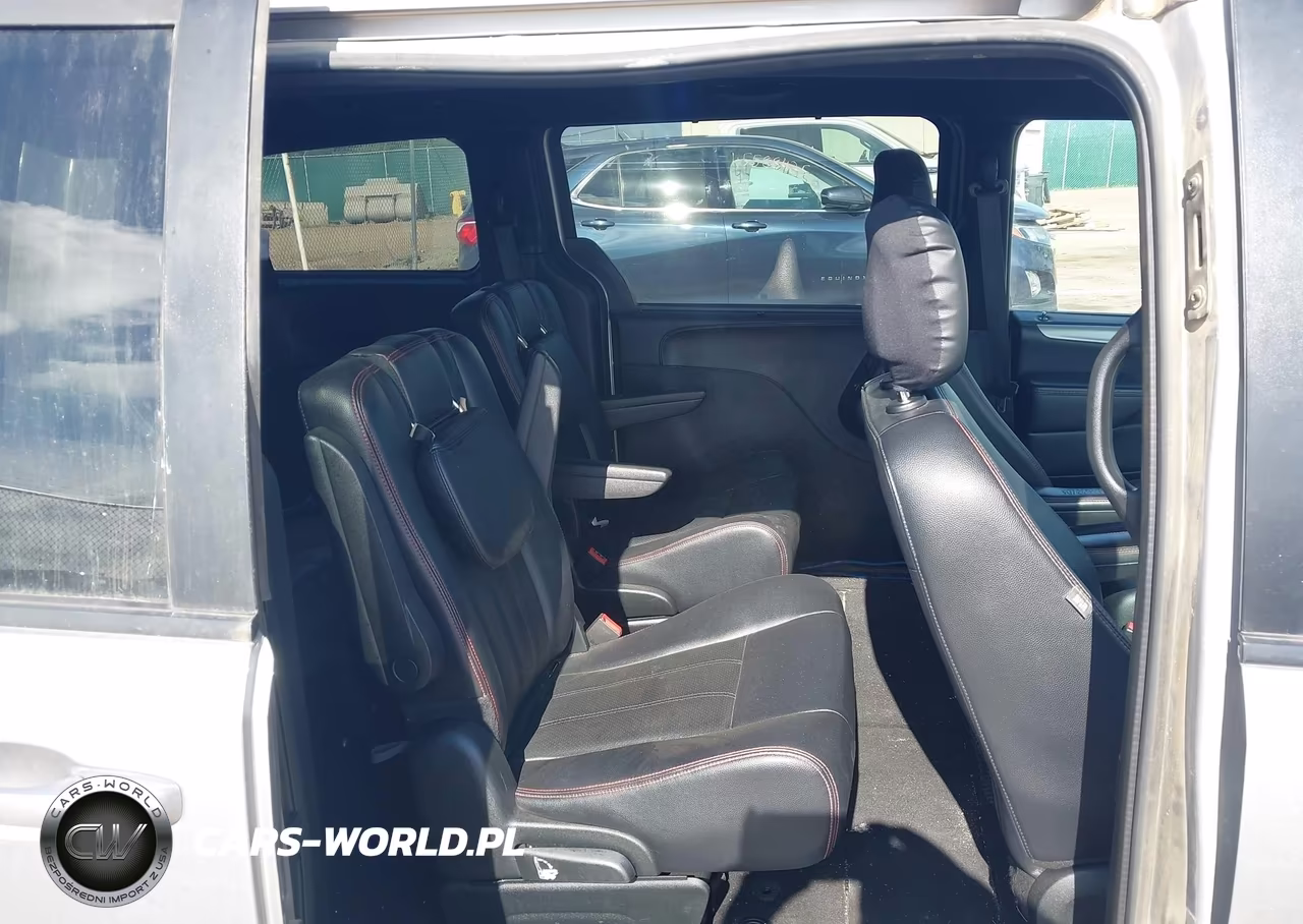 2018 Dodge Grand Caravan Gt VIN:2C4RDGEG3JR147575 - 8