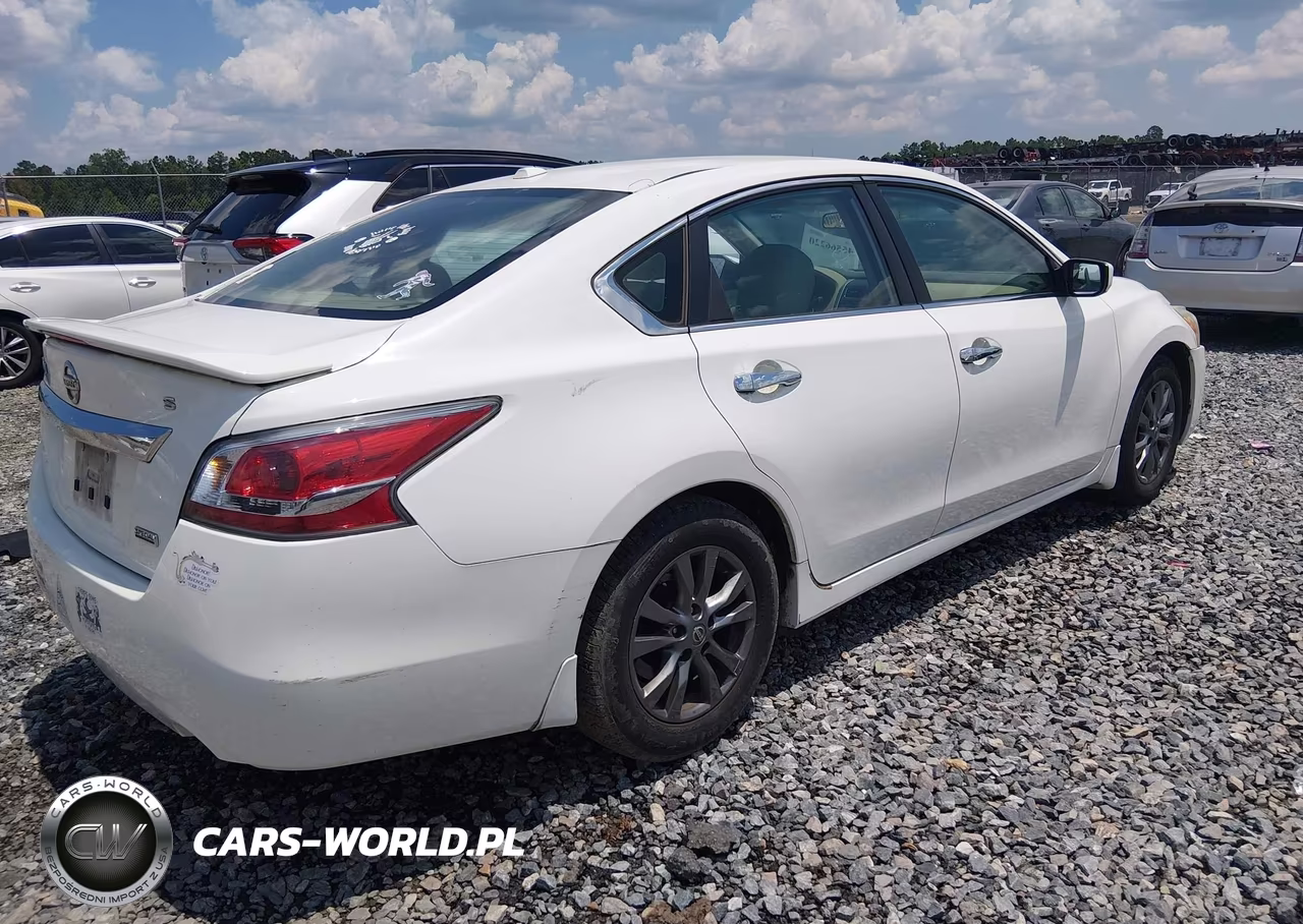 2015 Nissan Altima 2.5 S VIN:1N4AL3AP7FC458060 - 4