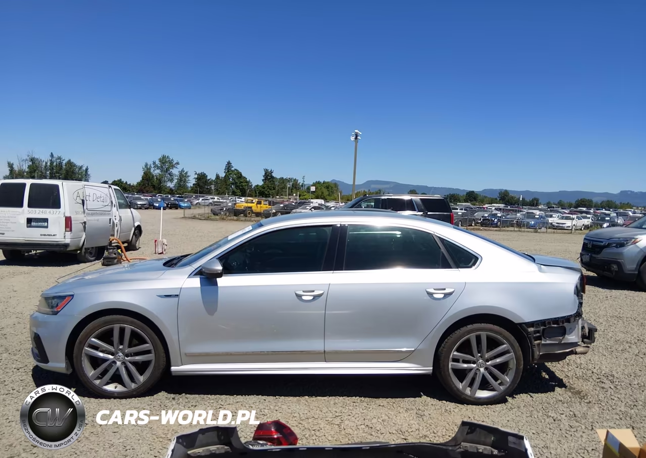 2017 Volkswagen Passat 1.8T R-Line VIN:1VWDT7A34HC044469 - 15