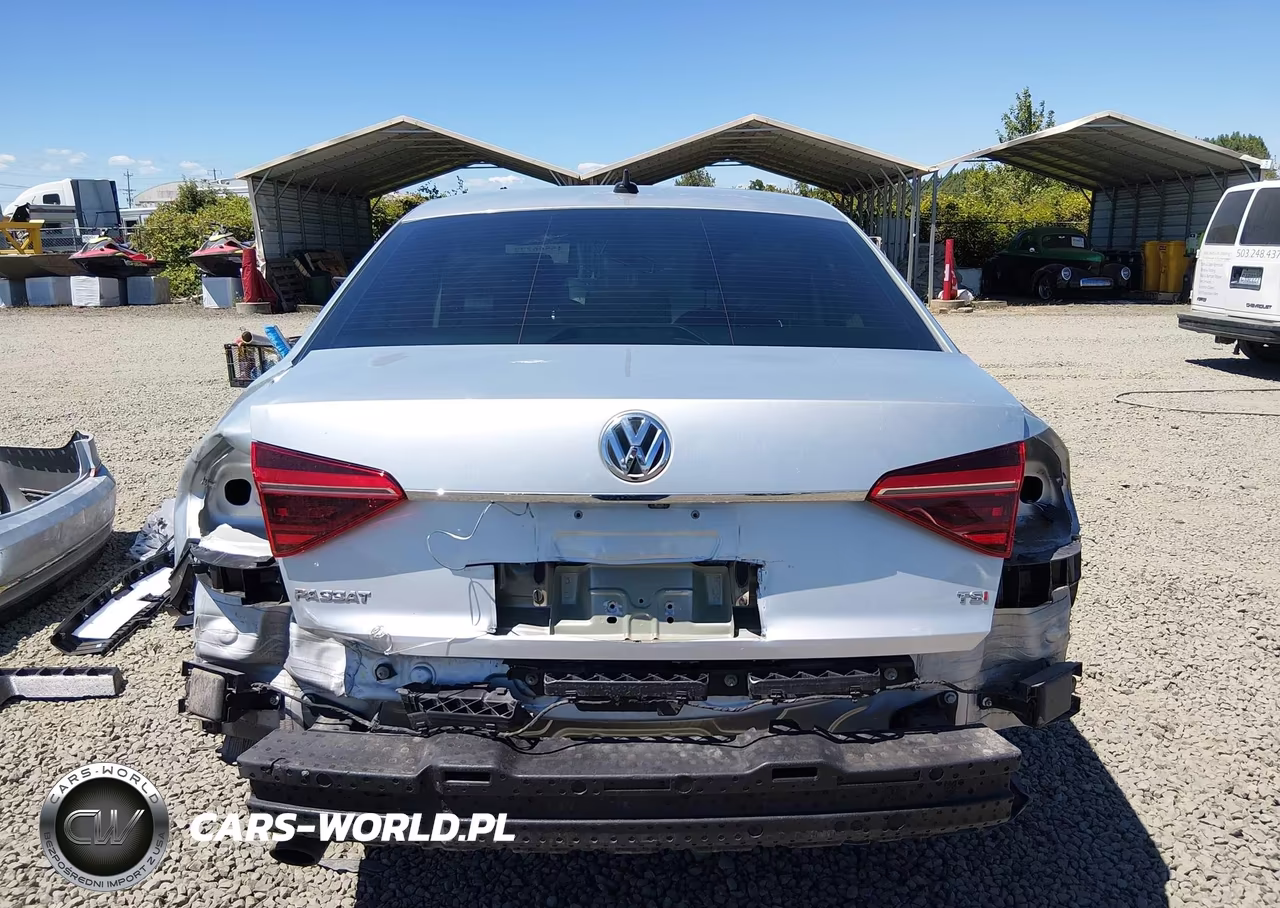 2017 Volkswagen Passat 1.8T R-Line VIN:1VWDT7A34HC044469 - 17